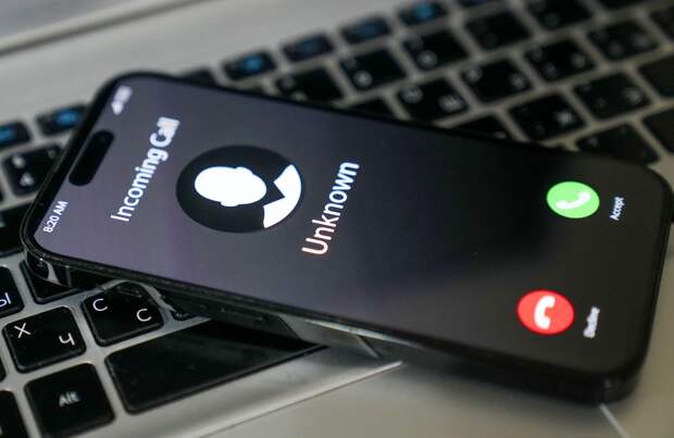 Мошенники выманили у москвича ₽41 млн, представившись его экс-начальником