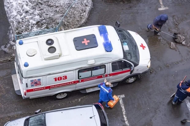 Спасатель Манаев сказал, как дворник смог поймать выпавшего из окна ребенка