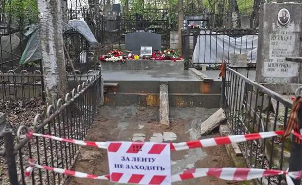 Могила Евгения Пригожина на Пороховском кладбище