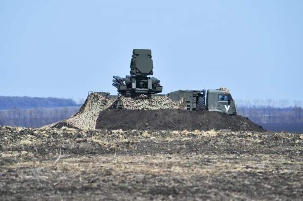 В Таганроге отражают массированную атаку БПЛА, работают силы ПВО