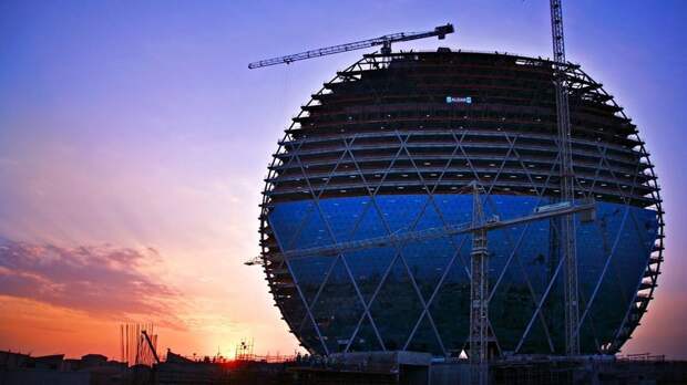 Блог - Aldar HQ в Абу-Даби: как удалось построить круглый небоскреб на зыбком песке Aldar HQ в Абу-Даби: как удалось построить круглый небоскреб на зыбком песке