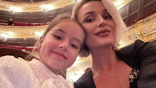 Полина Гагарина трогательно поздравила дочь и показала видео с ее домашней тренировкой