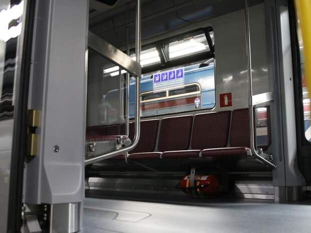 Метро Петербурга получил 90 вагонов «Балтиец-2» с цифровыми экранами в 2026 году