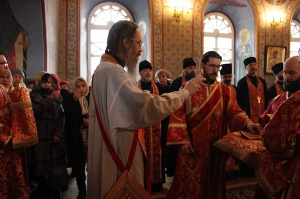 Священник Максим Портнов рассказал, как правильно поздравлять с Пасхой