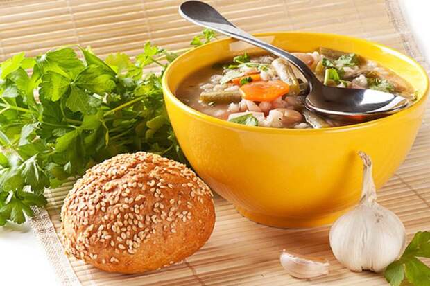 Постный суп с перловкой и фасолью