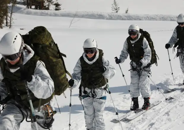 Восемь команд по ски-альпинизму примут участие во всеармейском конкурсе «Саянский марш»