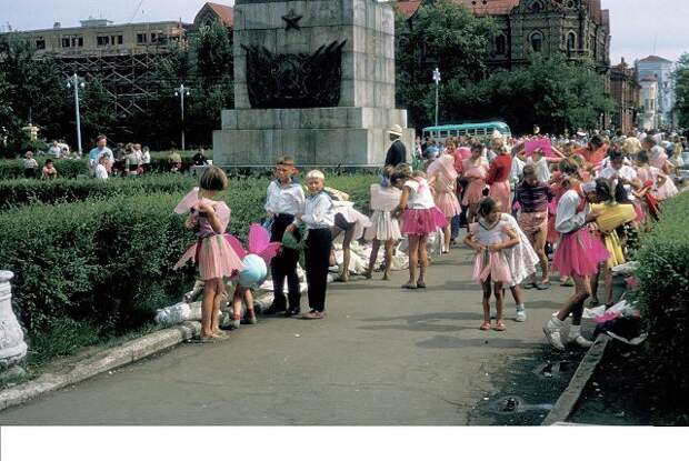 Советское время на цветных фото