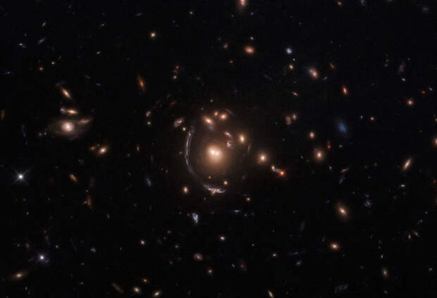 Галактика-«трансформер» LRG-3-817