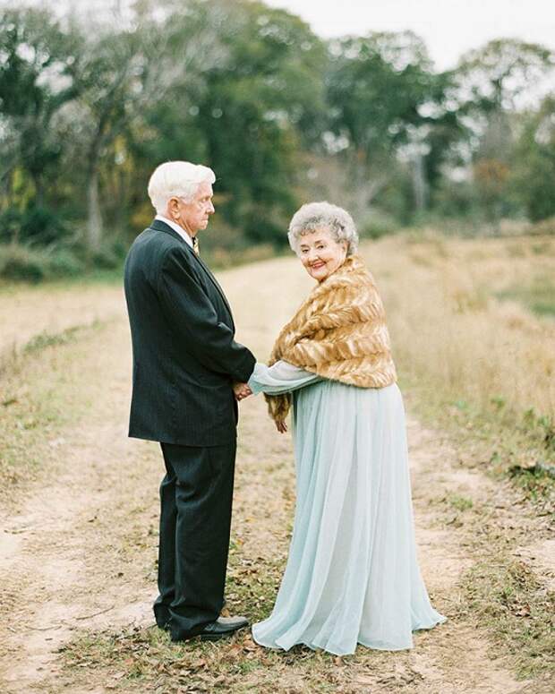 Бабушка и дедушка, которые 63 года вместе.