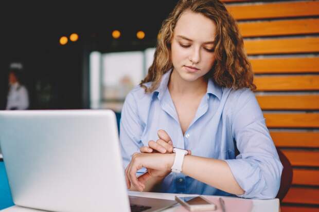 Время 23:23 на часах: значение цифр в ангельской нумерологии