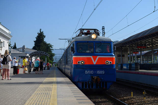 На туристическом поезде "Сочи" с конца апреля прокатились 7,5 тыс. человек
