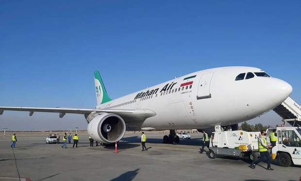 Аэропорт Тегерана заработал после почти двух месяцев перерыва