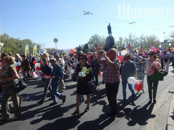 Первомайская демонстрация в Севастополе прошла без политических лозунгов