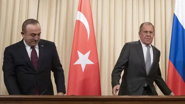 Лавров сообщил Чавушоглу о предпринятых по линии ОДКБ мерах для помощи Казахстану