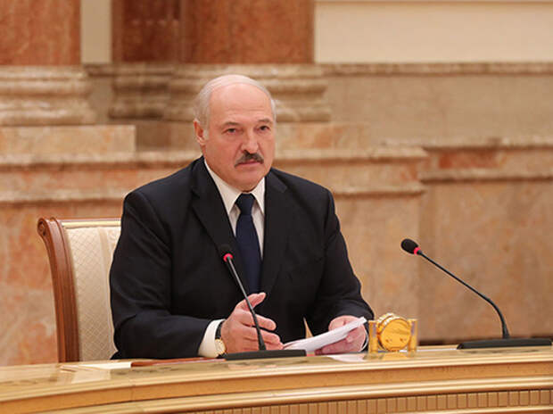 После смены правительства Белоруссии предрекли власть кулака и кнута После смены правительства Белоруссии предрекли власть кулака и кнута