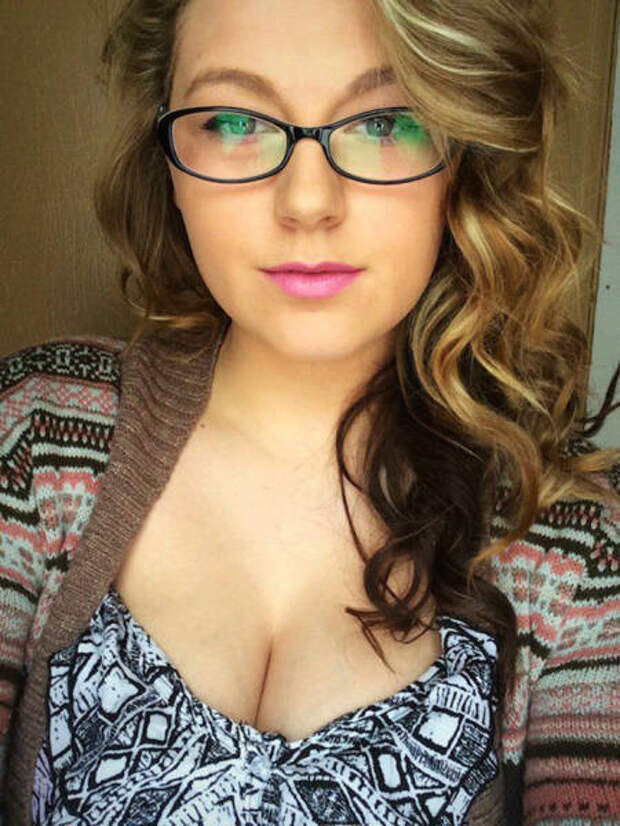Girls Who Show How Sexy Glasses Can Be.