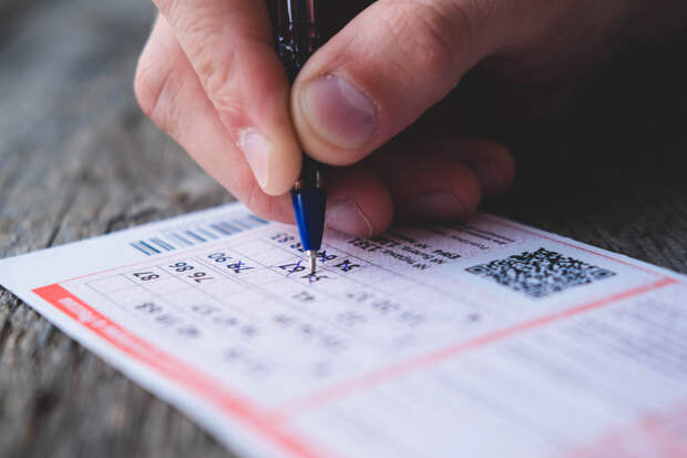 Победителя лотереи лишат миллиарда рублей за нерасторопность