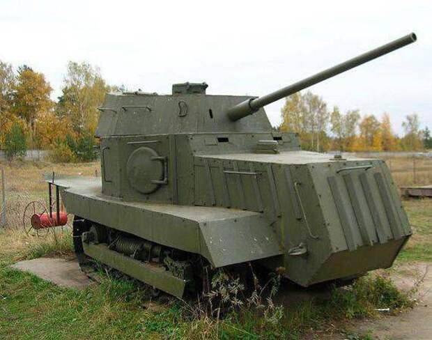 Бронированный трактор НИ-1, применявшийся при обороне Одессы. | Фото: topwar.ru.