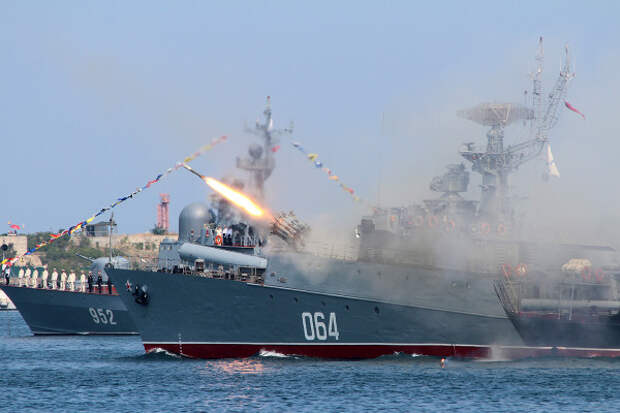 Корабли ЧФ РФ проведут артиллерийские и ракетные стрельбы