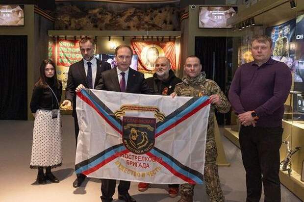 Реликвии участников СВО передали Музею Победы