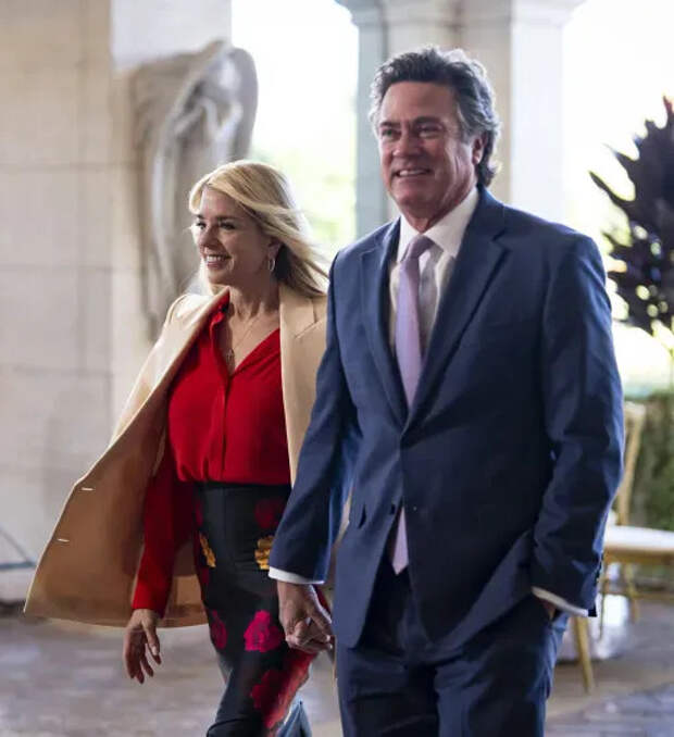 Главный прокурор США Пэм Бонди с бойфрендом Джоном Уэйкфилдом