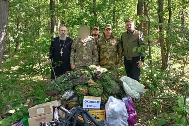 Игорь Ляхов и Артем Туров передали груз смоленским бойцам в зону спецоперации