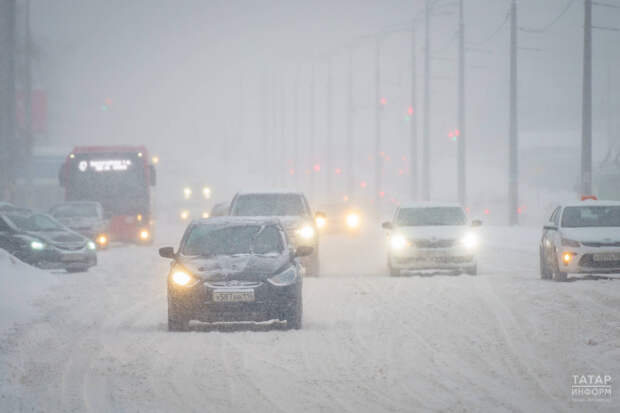 ГАИ советует татарстанцам отказаться от поездок в непогоду