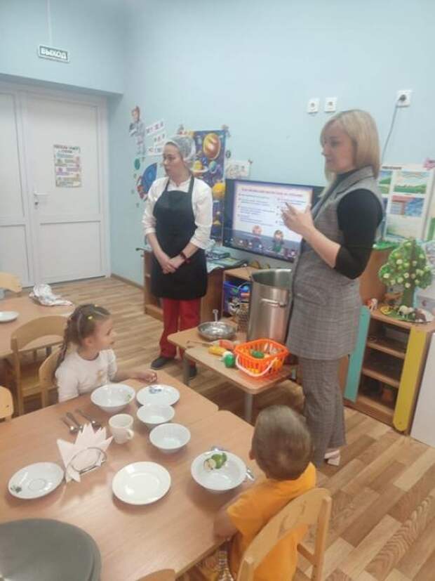 В средней группе Незабудки прошло занятие о вкусной и здоровой пище. 01