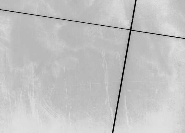 Ламинированная, зеркальная и "штамповка": виды и отличия потолочной плитки