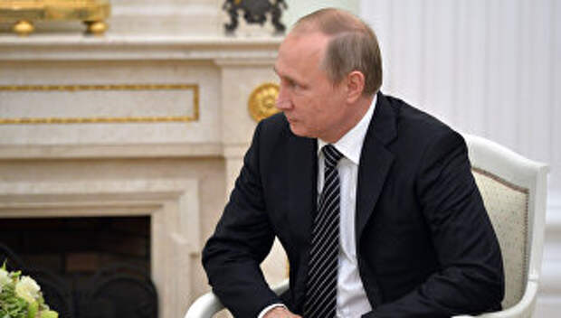 Президент России Владимир Путин во время встречи в Кремле с президентом Армении Сержем Саргсяном. 10 августа 2016