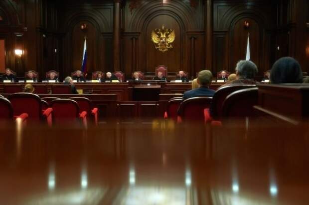 Судьи Конституционного Суда РФ на заседании.