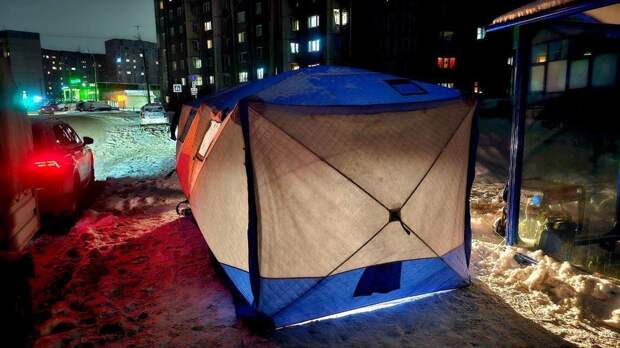 В Мурманске открыли уличные пункты помощи на фоне отключений света