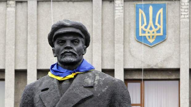 Серп и молот: на Украине продолжают сажать за ностальгию