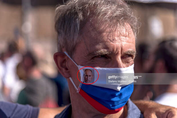 Putin-on-mask Putin-on-mask