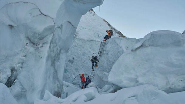 В Бурятии возбудили дело после схода лавины на туристов