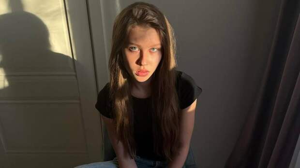 «Это большое разочарование»: 16-летняя Анна Пересильд пожаловалась на поддельные бриллианты в подарках