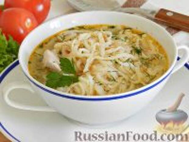 Фото к рецепту: Суп из индейки с блинами и яйцом