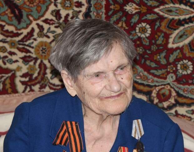 В Туле ветеран Великой Отечественной войны Нина Горохова отметила 102-летие