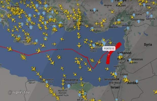 Стратегический дрон-разведчик США нарезает круги над Средиземным морем от