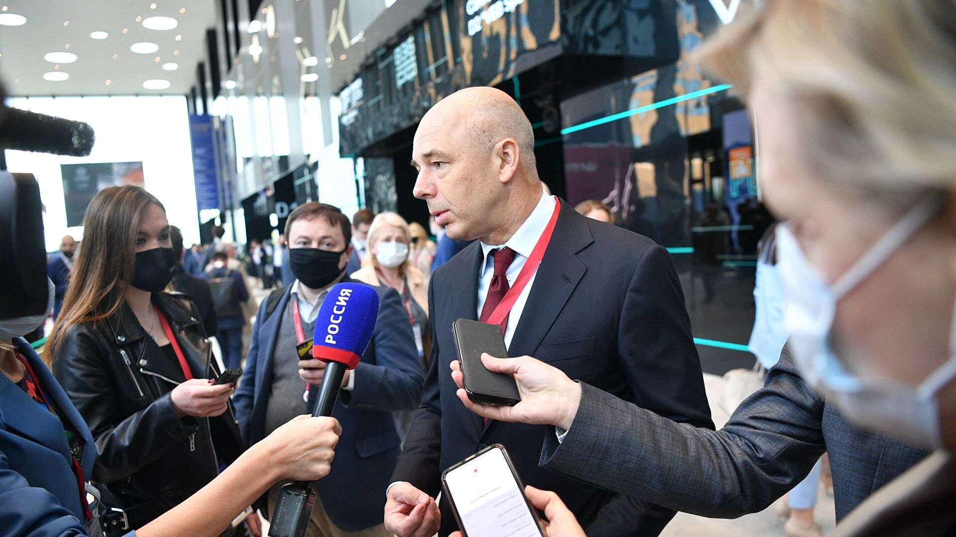 Силуанов оценил размер поступлений от повышенной ставки НДФЛ 