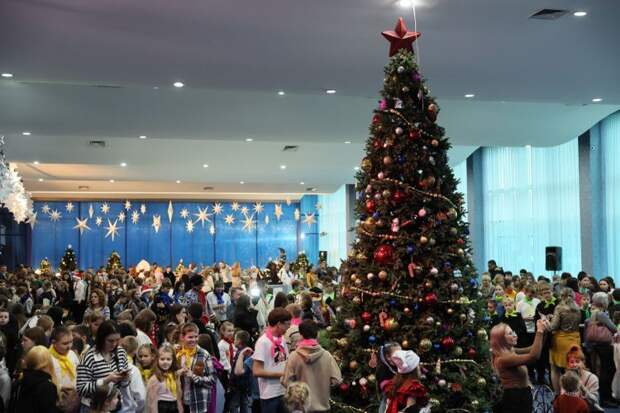 Сто тысяч бесплатных подарков вручат на Кубани детям перед Новым годом