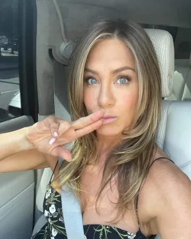 Дженнифер Энистон