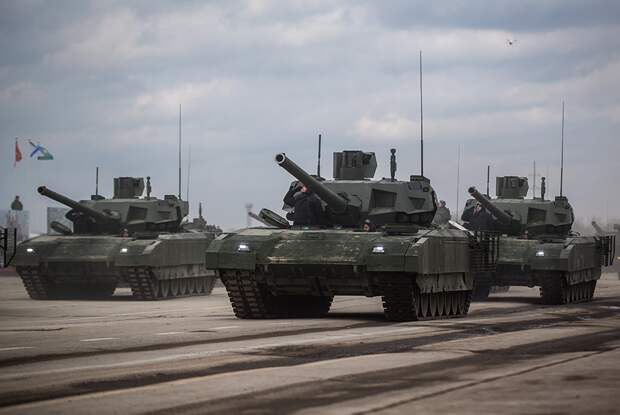 Танк с необитаемой башней Т-14 «Армата» на полигоне Алабино в ходе подготовки к параду в честь 72-годовщины победы СССР в Великой Отечественной войне