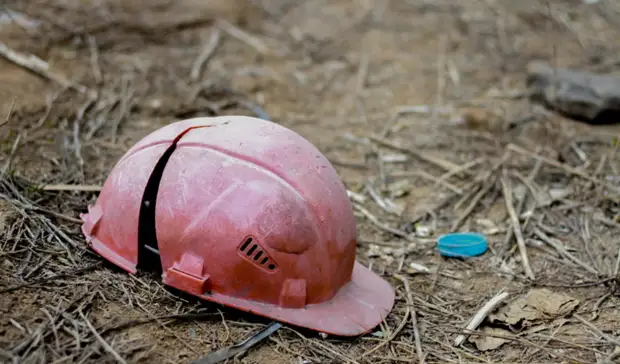 Шахту с двумя сотнями горняков затопило в Кузбассе