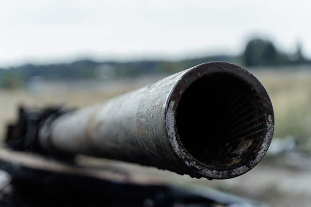 Комбат "Сват" рассказал, как российский танк выдержал 43 удара БПЛА Украины