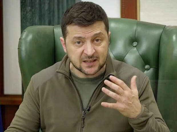 Зеленский обратился к жителям Крыма после взрывов на полуострове
