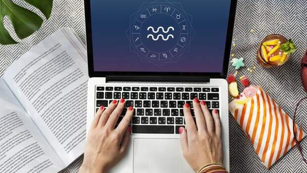 Затаиться на дне: трем знакам зодиака март принесет испытания на работе