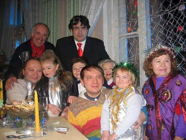 https://ruskino.ru/media/gallery/8076/nlGazuCI3S5Uo3F8dfQv9F02qEB.jpg