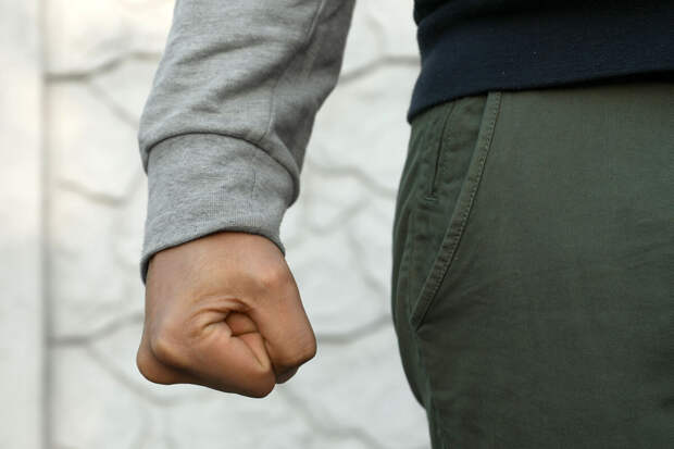 На Камчатке мужчина преследовал ребенка и избил