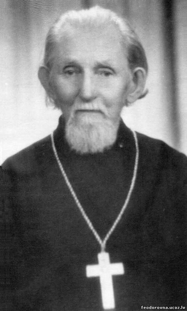 Передача немецкой армией Тихвинской иконы Божией матери Псковской православной миссии.